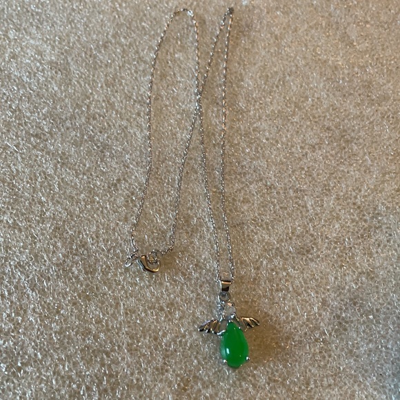 Jade angle necklace - Picture 2 of 5